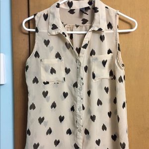 Light pink casual button up blouse w black hearts